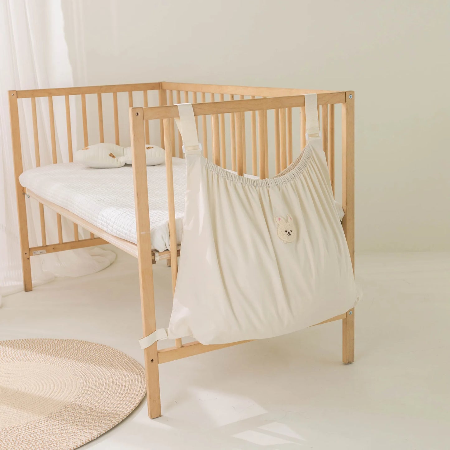 Organisateur Suspendu Bébé – Sac de Rangement Couches & Jouets pour Lit ou Poussette
