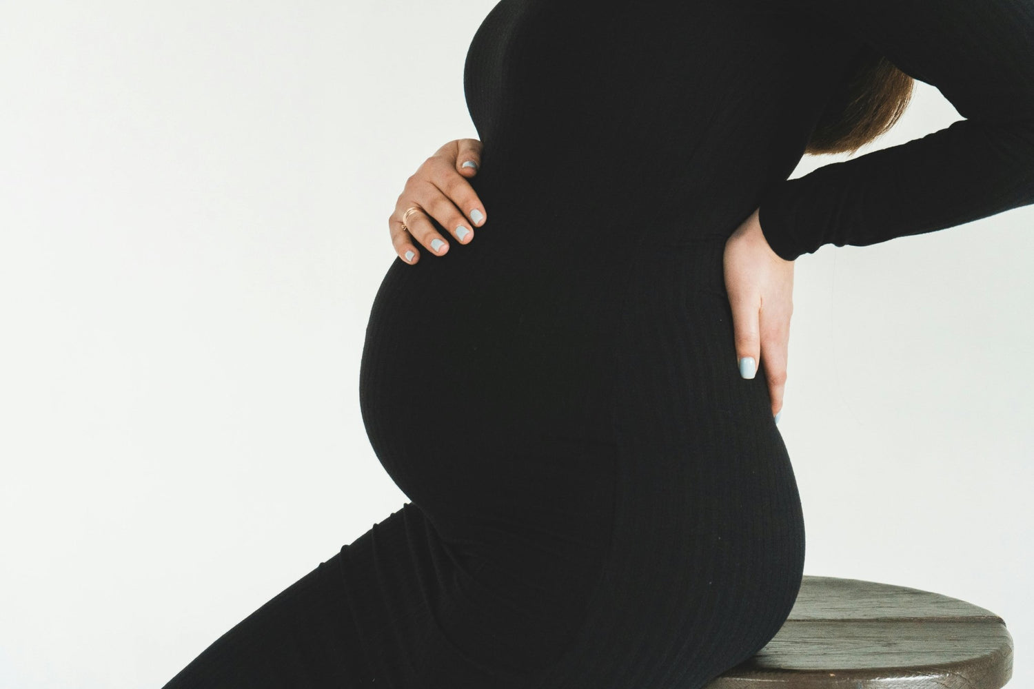 Soins Corps Maternité & Post-Partum — Vergetures, Peau & Bien-être