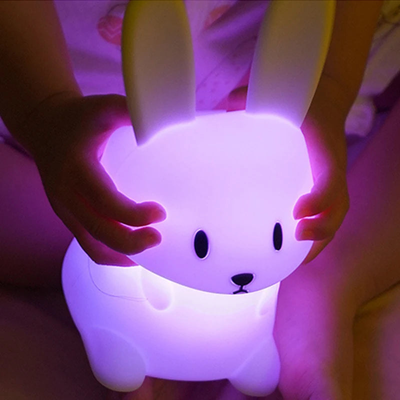 Veilleuse lapin silicone 7 couleurs — LED Rechargeable USB-C Minuterie 3h | Cadeau Naissance Chambre Fille