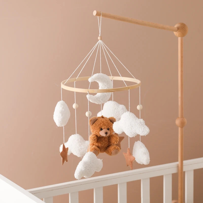 Mobile Lit Bébé Musical et Lumineux – Bois Naturel, Hochet Feutre Doux & Boîte à Musique Nouveau-Né