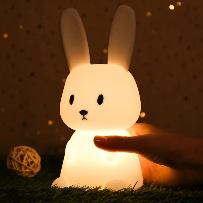 Veilleuse lapin silicone 7 couleurs — LED Rechargeable USB-C Minuterie 3h | Cadeau Naissance Chambre Fille