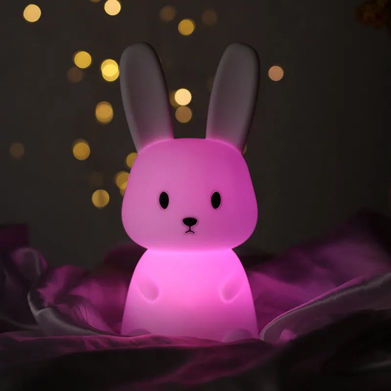 Veilleuse lapin silicone 7 couleurs — LED Rechargeable USB-C Minuterie 3h | Cadeau Naissance Chambre Fille