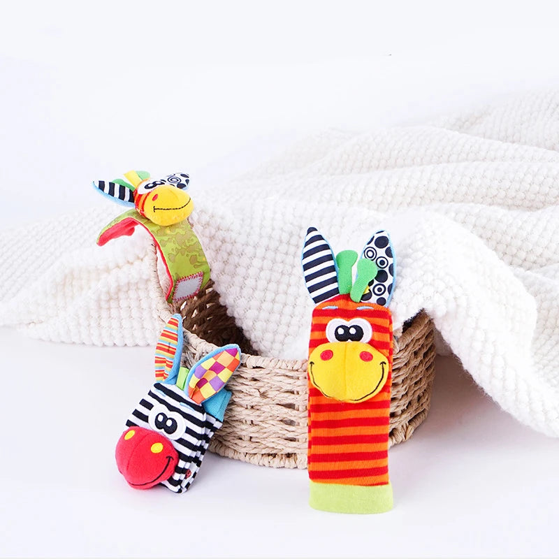 Jouets d’éveil bébé – 2PCS Hochet Poignet + Chaussettes Viseur de Pied (0–12 mois)