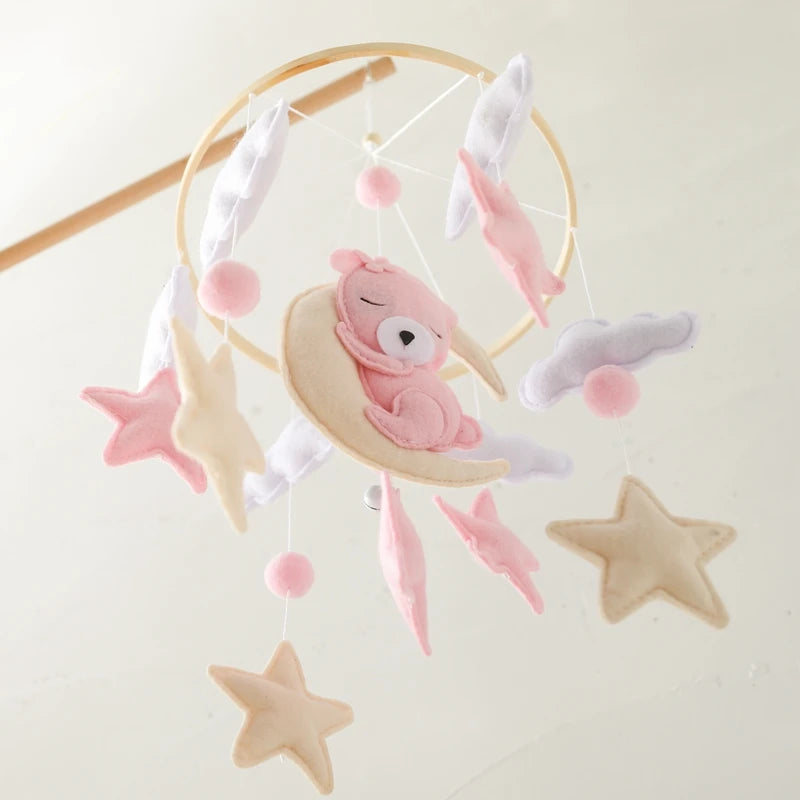 Mobile Lit Bébé Musical et Lumineux – Bois Naturel, Hochet Feutre Doux & Boîte à Musique Nouveau-Né