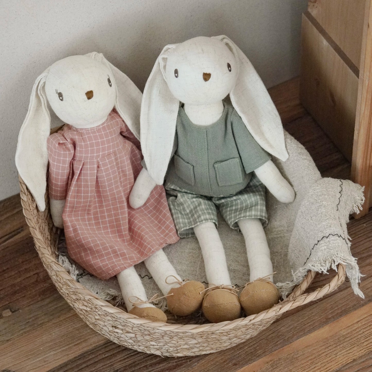 1PCS Children's Room Decor Rabbit Dolls with Overalls And Skirts Photography Props Baby Soothing Gifts Festival Greetings Gifts