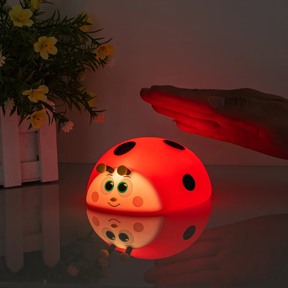 Veilleuse coccinelle bébé silicone — LED Lumière Douce Rechargeable USB | Cadeau Naissance Chambre Enfant