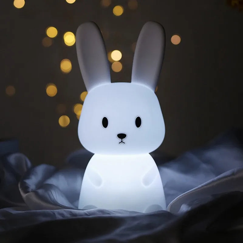 Veilleuse lapin silicone 7 couleurs — LED Rechargeable USB-C Minuterie 3h | Cadeau Naissance Chambre Fille