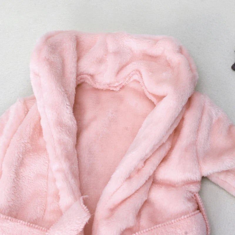 Peignoir Bébé en Coton avec Serviette – Ensemble Doux & Chaud pour Bain ou Shooting Photo (0-6 mois)