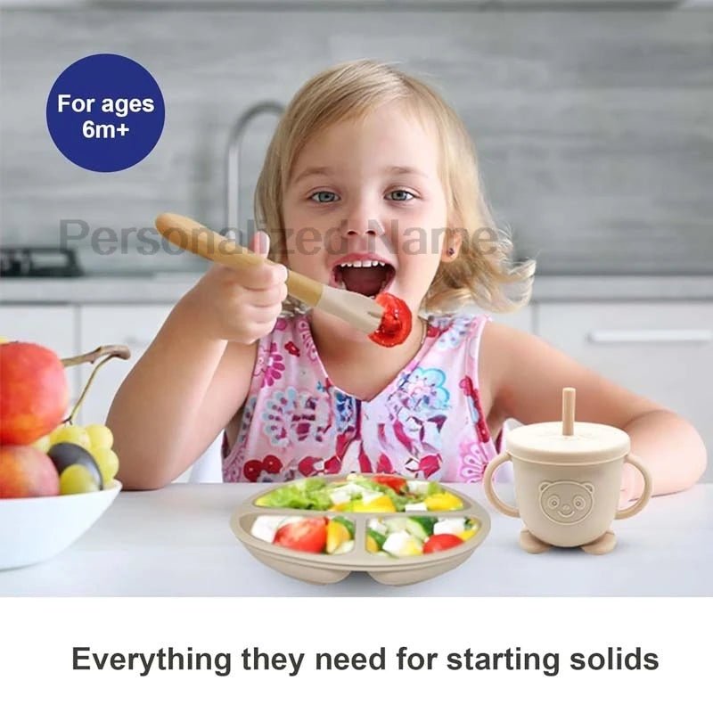 Coffret Repas Bébé Silicone Personnalisé Prénom – Set 8 Pièces Assiette Ventouse Bol Tasse Couverts Sans BPA Cadeau Naissance