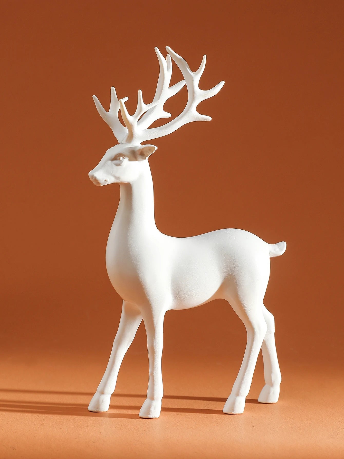 Lot 2 Reindeer Christmas Figurines – Rustic Decorative Statuettes for Table & Mantelpiece