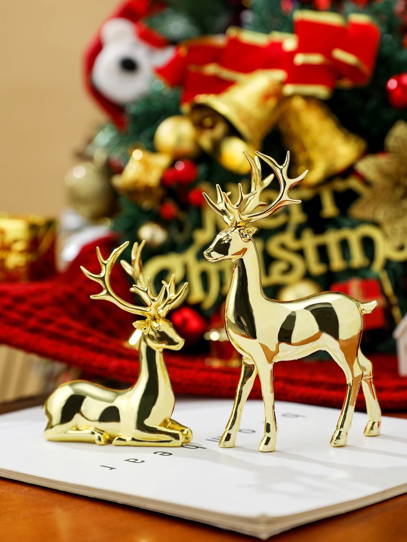 Lot 2 Reindeer Christmas Figurines – Rustic Decorative Statuettes for Table & Mantelpiece