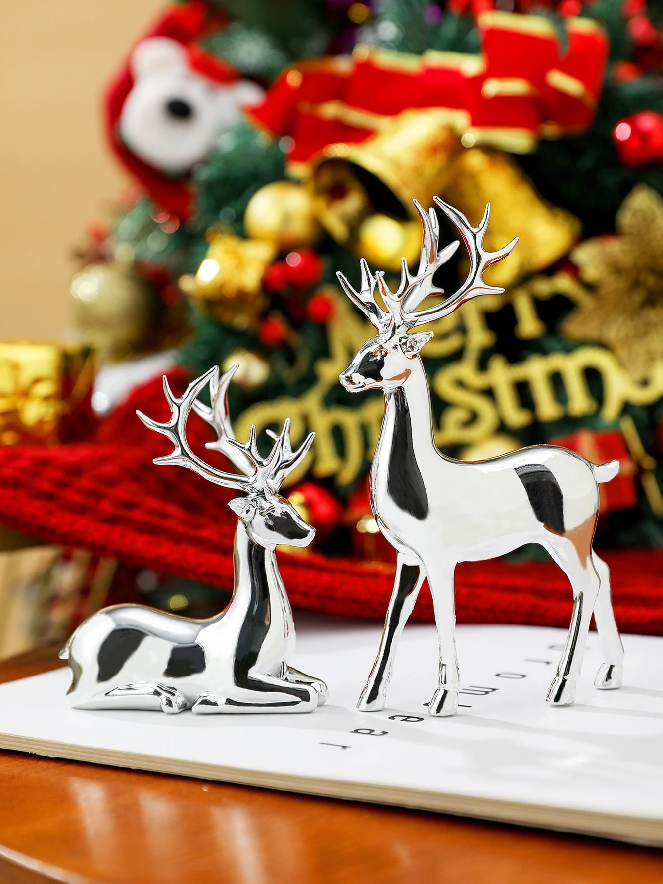 Lot 2 Reindeer Christmas Figurines – Rustic Decorative Statuettes for Table & Mantelpiece