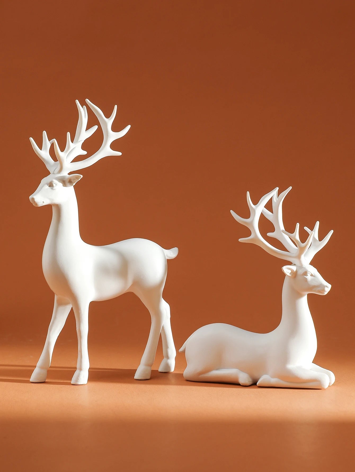 Lot 2 Reindeer Christmas Figurines – Rustic Decorative Statuettes for Table & Mantelpiece